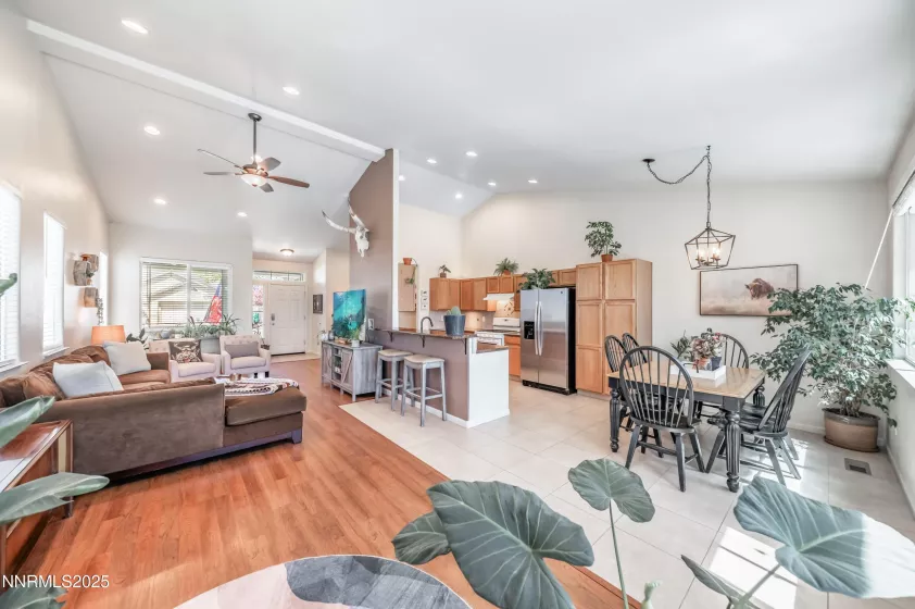 9561 Crystalline, Reno, Nevada 89506, 3 Bedrooms Bedrooms, ,2 BathroomsBathrooms,Residential,Residential,Crystalline,250054669