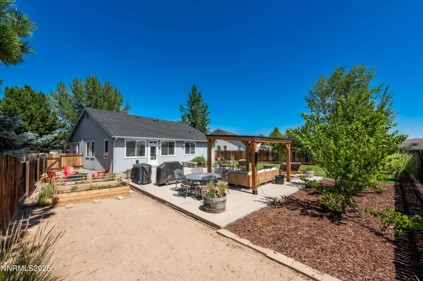 9561 Crystalline, Reno, Nevada 89506, 3 Bedrooms Bedrooms, ,2 BathroomsBathrooms,Residential,Residential,Crystalline,250054669