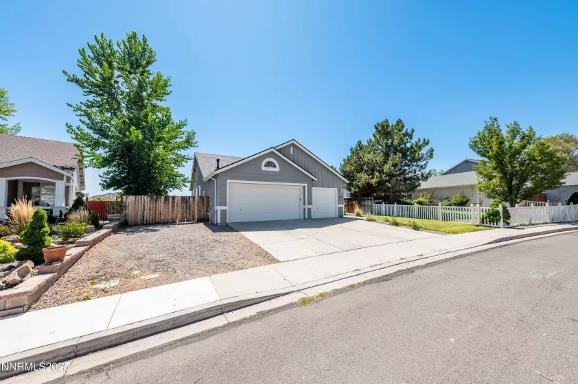 9561 Crystalline, Reno, Nevada 89506, 3 Bedrooms Bedrooms, ,2 BathroomsBathrooms,Residential,Residential,Crystalline,250054669