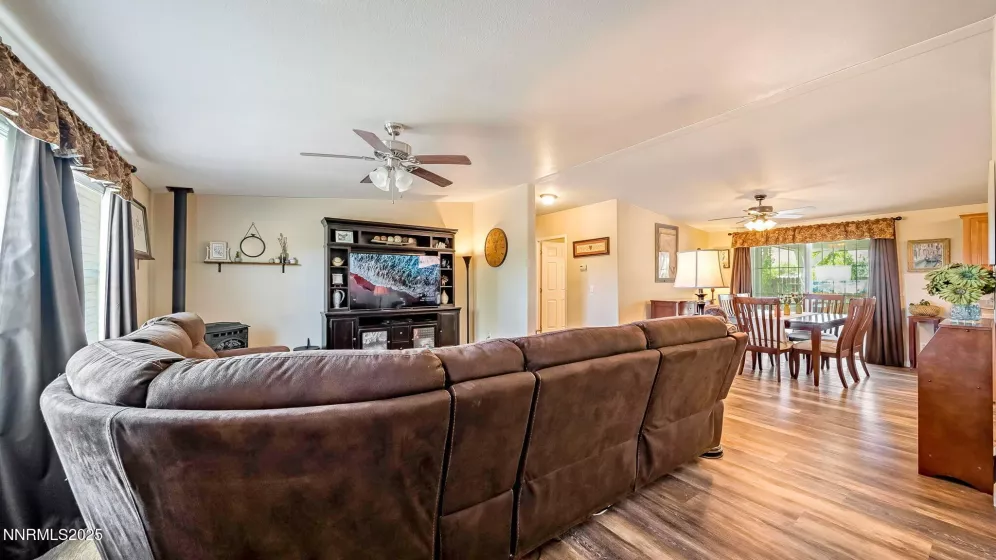 368 Rowan Gulch, Dayton, Nevada 89403, 3 Bedrooms Bedrooms, ,2 BathroomsBathrooms,Residential,Residential,Rowan Gulch,250054671