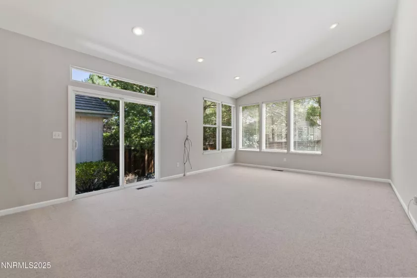 860 Caughlin, Reno, Nevada 89519, 2 Bedrooms Bedrooms, ,2 BathroomsBathrooms,Residential,Residential,Caughlin,250054672