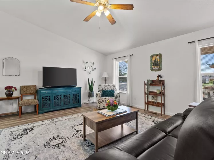 395 Beth, Fallon, Nevada 89406, 3 Bedrooms Bedrooms, ,2 BathroomsBathrooms,Residential,Residential,Beth,250054674