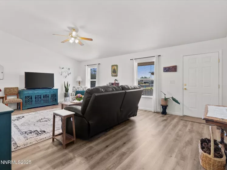 395 Beth, Fallon, Nevada 89406, 3 Bedrooms Bedrooms, ,2 BathroomsBathrooms,Residential,Residential,Beth,250054674