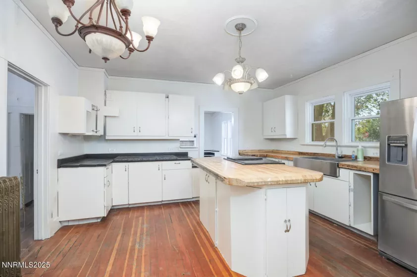 290 East, Fallon, Nevada 89406, 3 Bedrooms Bedrooms, ,Residential,Residential,East,250054676