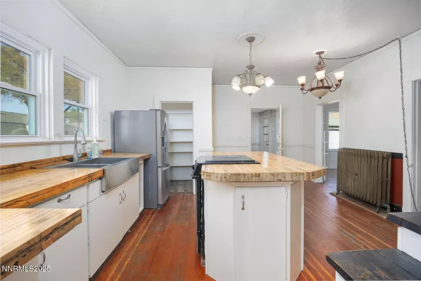 290 East, Fallon, Nevada 89406, 3 Bedrooms Bedrooms, ,Residential,Residential,East,250054676