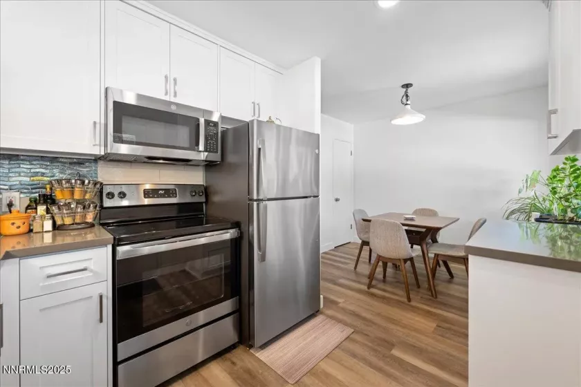 1945 4th, Sparks, Nevada 89431, 2 Bedrooms Bedrooms, ,1 BathroomBathrooms,Residential,Residential,4th,250054682