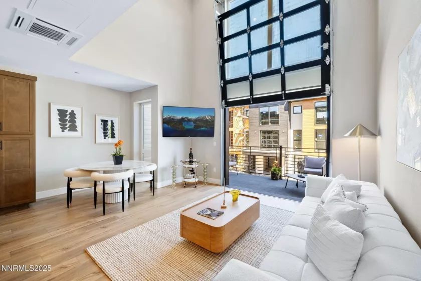 3826 Lakeside, Reno, Nevada 89509, 3 Bedrooms Bedrooms, ,4 BathroomsBathrooms,Residential,Residential,Lakeside,250054685