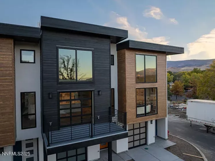 3826 Lakeside, Reno, Nevada 89509, 3 Bedrooms Bedrooms, ,4 BathroomsBathrooms,Residential,Residential,Lakeside,250054685