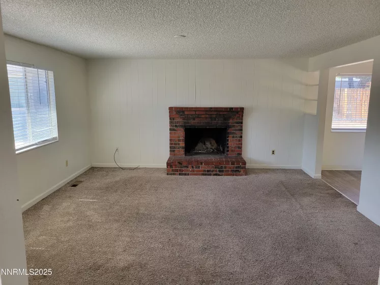 213 Sawyer, Sparks, Nevada 89431, 3 Bedrooms Bedrooms, ,2 BathroomsBathrooms,Residential,Residential,Sawyer,250054687
