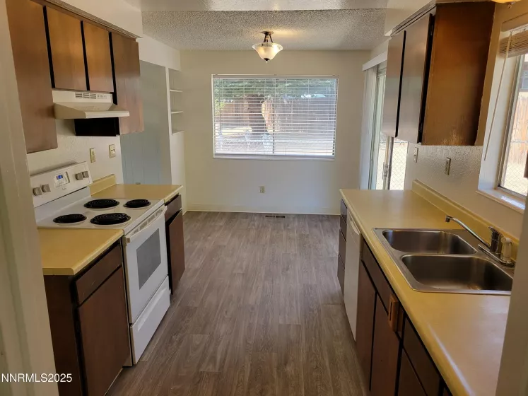 213 Sawyer, Sparks, Nevada 89431, 3 Bedrooms Bedrooms, ,2 BathroomsBathrooms,Residential,Residential,Sawyer,250054687