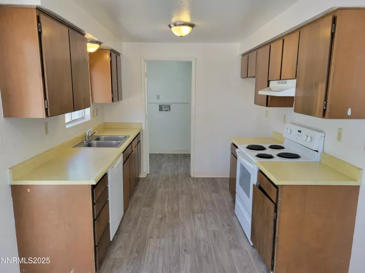 213 Sawyer, Sparks, Nevada 89431, 3 Bedrooms Bedrooms, ,2 BathroomsBathrooms,Residential,Residential,Sawyer,250054687