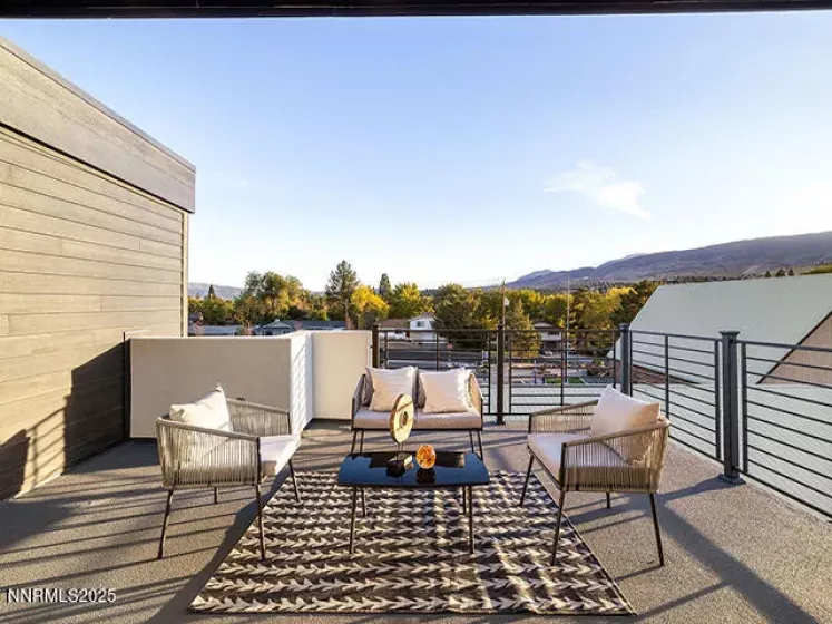 3828 Lakeside, Reno, Nevada 89509, 2 Bedrooms Bedrooms, ,3 BathroomsBathrooms,Residential,Residential,Lakeside,250054690