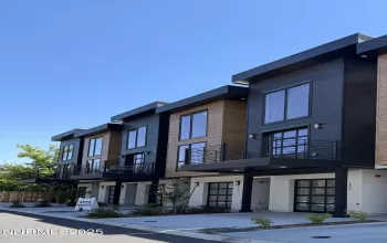 3828 Lakeside, Reno, Nevada 89509, 2 Bedrooms Bedrooms, ,3 BathroomsBathrooms,Residential,Residential,Lakeside,250054690