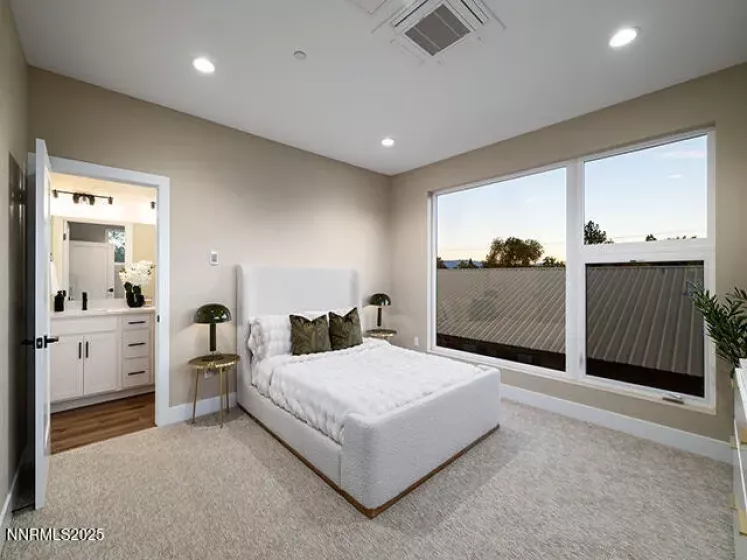 3828 Lakeside, Reno, Nevada 89509, 2 Bedrooms Bedrooms, ,3 BathroomsBathrooms,Residential,Residential,Lakeside,250054690