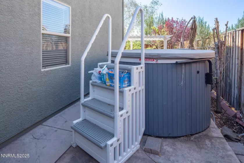 1215 Ebling, Sparks, Nevada 89436, 3 Bedrooms Bedrooms, ,3 BathroomsBathrooms,Residential,Residential,Ebling,250054688