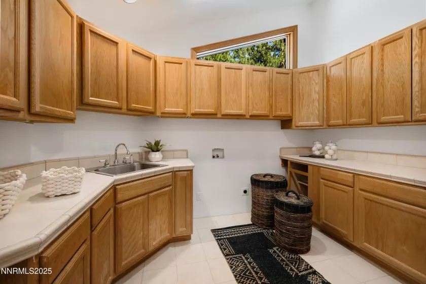 1745 Green Ash, Reno, Nevada 89511, 6 Bedrooms Bedrooms, ,7 BathroomsBathrooms,Residential,Residential,Green Ash,250054695