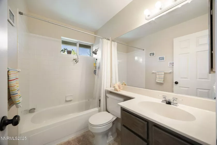 6207 Sunrise Meadows, Reno, Nevada 89519, 4 Bedrooms Bedrooms, ,3 BathroomsBathrooms,Residential,Residential,Sunrise Meadows,250054697