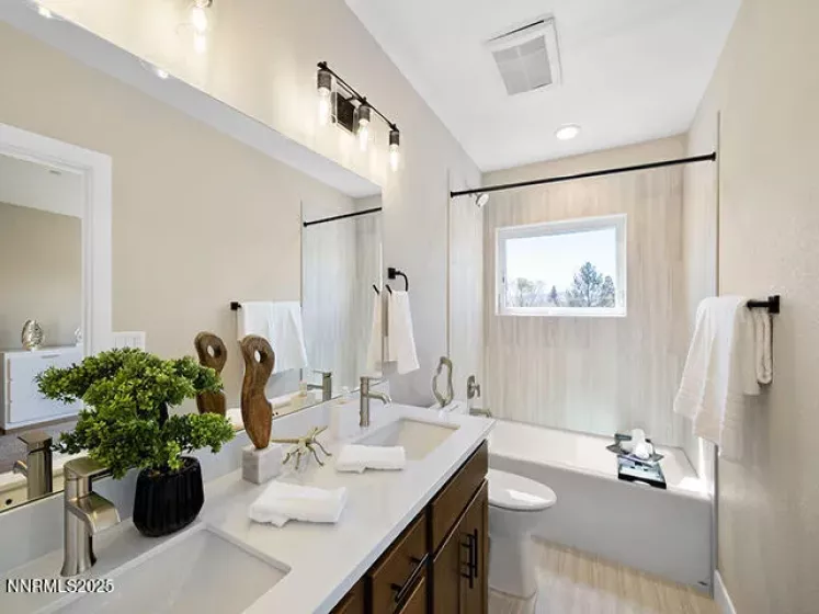 3830 Lakeside, Reno, Nevada 89509, 3 Bedrooms Bedrooms, ,4 BathroomsBathrooms,Residential,Residential,Lakeside,250054701