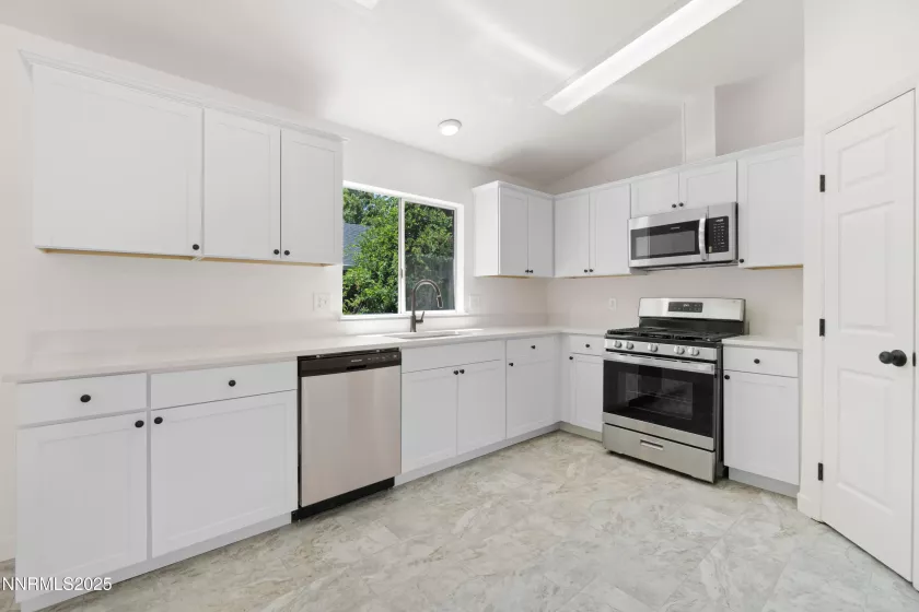 303 Rue De La Fauve, Sparks, Nevada 89434, 3 Bedrooms Bedrooms, ,2 BathroomsBathrooms,Residential,Residential,Rue De La Fauve,250054708