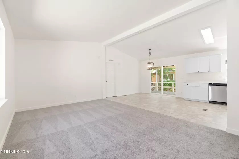 303 Rue De La Fauve, Sparks, Nevada 89434, 3 Bedrooms Bedrooms, ,2 BathroomsBathrooms,Residential,Residential,Rue De La Fauve,250054708