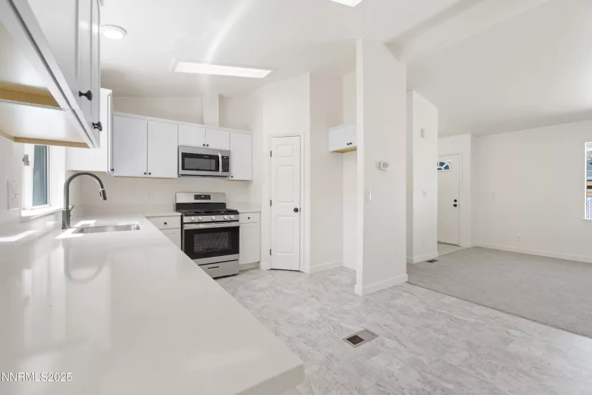303 Rue De La Fauve, Sparks, Nevada 89434, 3 Bedrooms Bedrooms, ,2 BathroomsBathrooms,Residential,Residential,Rue De La Fauve,250054708
