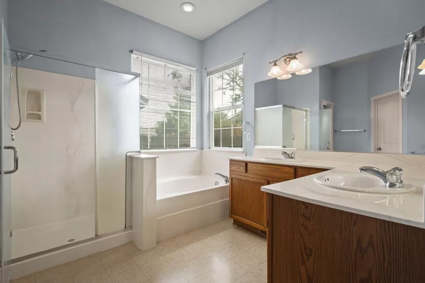 1196 Turnberry, Sparks, Nevada 89436, 3 Bedrooms Bedrooms, ,2 BathroomsBathrooms,Residential,Residential,Turnberry,250050008