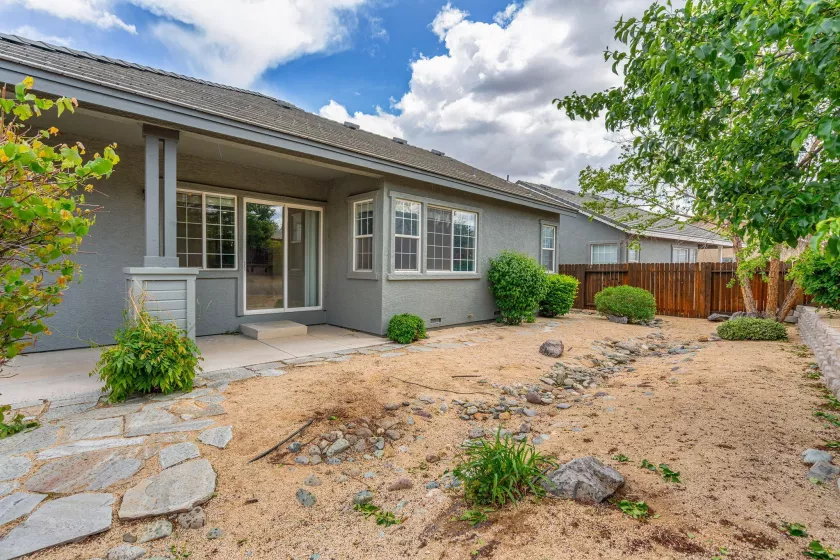 1196 Turnberry, Sparks, Nevada 89436, 3 Bedrooms Bedrooms, ,2 BathroomsBathrooms,Residential,Residential,Turnberry,250050008