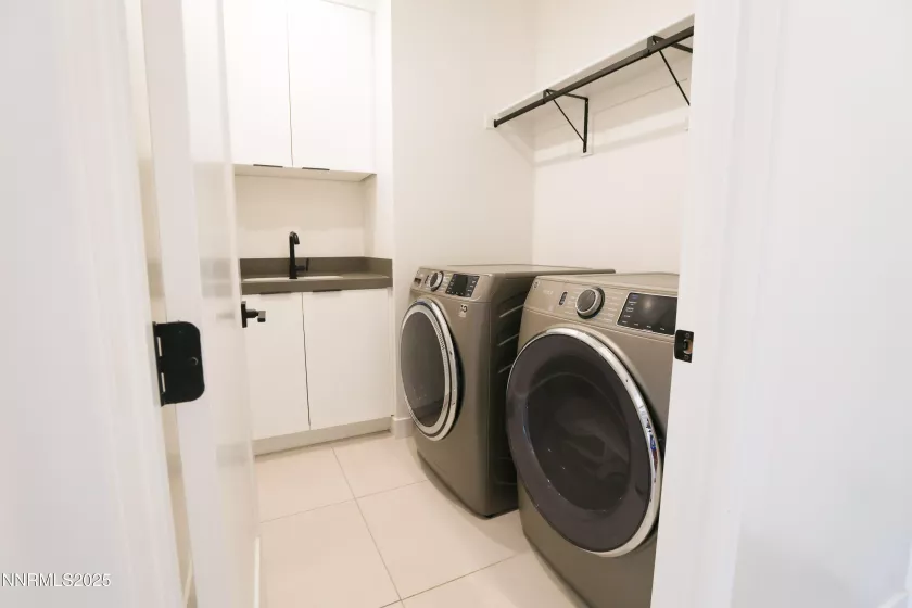 16 Persano, Reno, Nevada 89511, 2 Bedrooms Bedrooms, ,3 BathroomsBathrooms,Residential,Residential,Persano,250054712