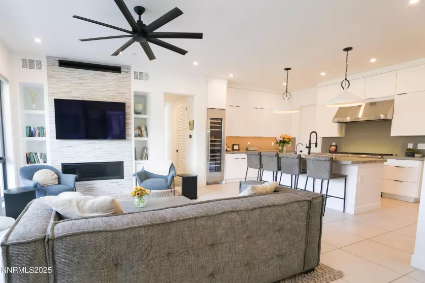 16 Persano, Reno, Nevada 89511, 2 Bedrooms Bedrooms, ,3 BathroomsBathrooms,Residential,Residential,Persano,250054712