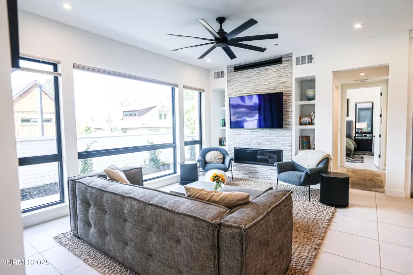 16 Persano, Reno, Nevada 89511, 2 Bedrooms Bedrooms, ,3 BathroomsBathrooms,Residential,Residential,Persano,250054712