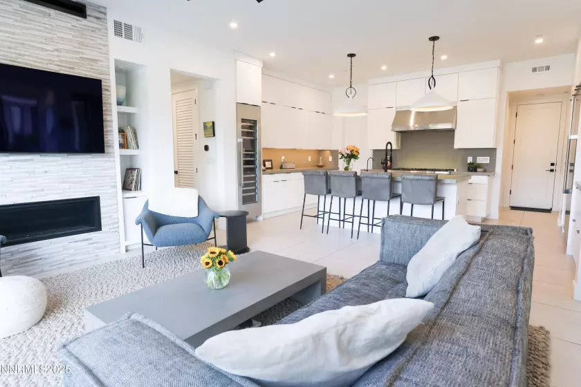 16 Persano, Reno, Nevada 89511, 2 Bedrooms Bedrooms, ,3 BathroomsBathrooms,Residential,Residential,Persano,250054712