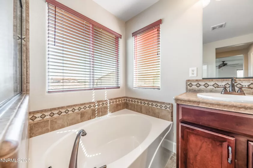 1935 Glacier Meadow, Reno, Nevada 89521, 3 Bedrooms Bedrooms, ,3 BathroomsBathrooms,Residential,Residential,Glacier Meadow,250003029