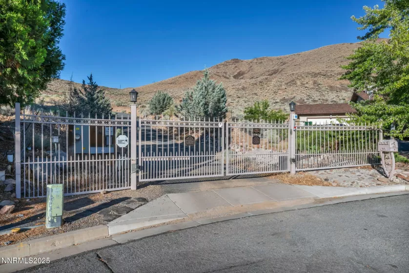 7415 Native Dancer, Reno, Nevada 89502, 3 Bedrooms Bedrooms, ,3 BathroomsBathrooms,Residential,Residential,Native Dancer,250054716