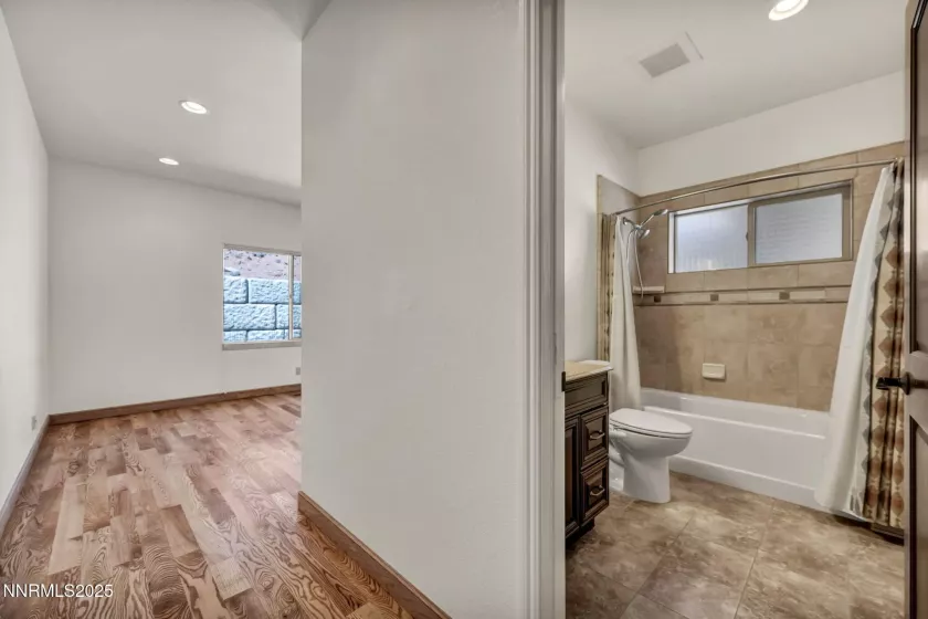 7415 Native Dancer, Reno, Nevada 89502, 3 Bedrooms Bedrooms, ,3 BathroomsBathrooms,Residential,Residential,Native Dancer,250054716