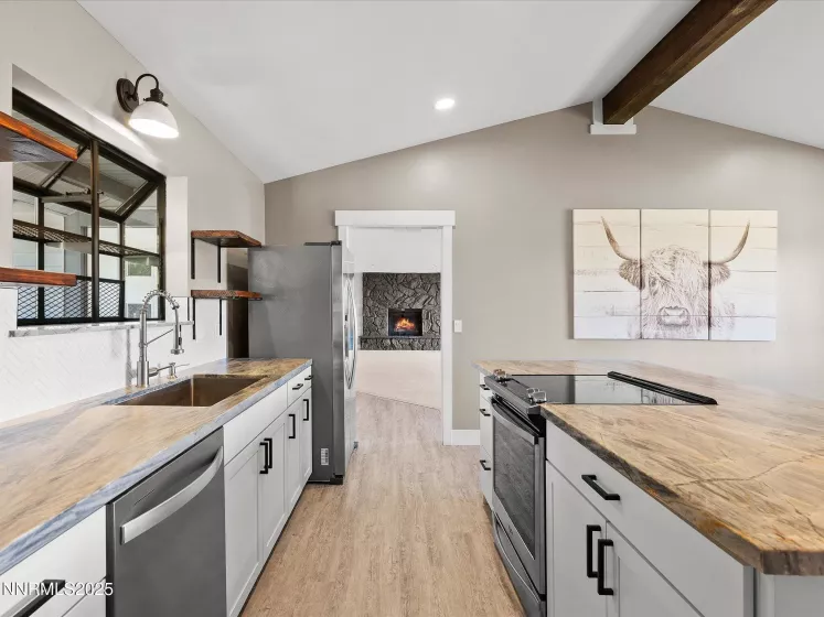 228 Beverly, Gardnerville, Nevada 89460, 3 Bedrooms Bedrooms, ,2 BathroomsBathrooms,Residential,Residential,Beverly,250054718