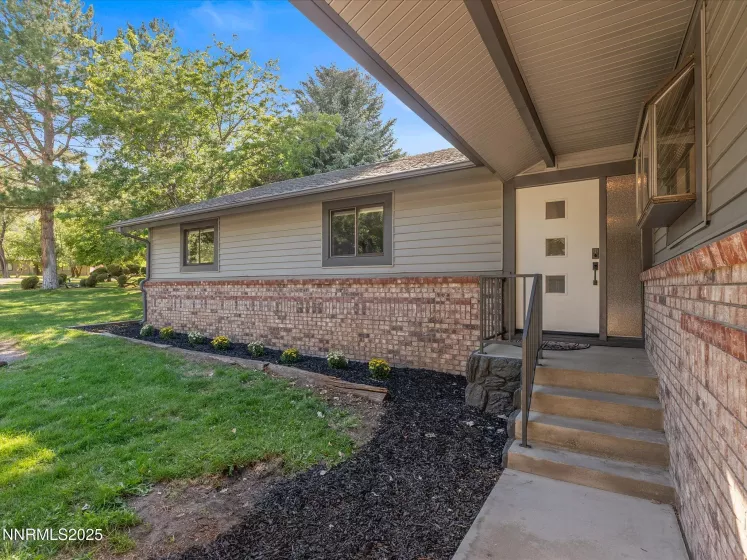 228 Beverly, Gardnerville, Nevada 89460, 3 Bedrooms Bedrooms, ,2 BathroomsBathrooms,Residential,Residential,Beverly,250054718