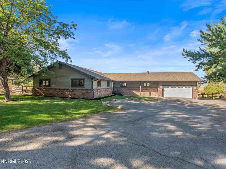 228 Beverly, Gardnerville, Nevada 89460, 3 Bedrooms Bedrooms, ,2 BathroomsBathrooms,Residential,Residential,Beverly,250054718