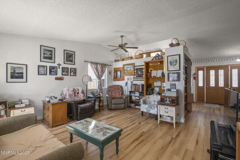 8480 Corrigan, Reno, Nevada 89506, 3 Bedrooms Bedrooms, ,2 BathroomsBathrooms,Residential,Residential,Corrigan,250054720