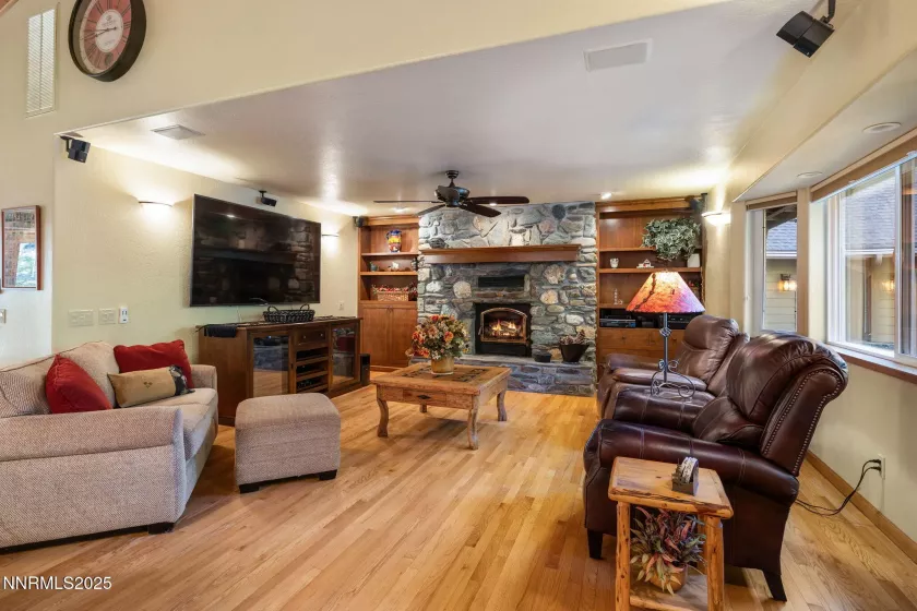4 Yana, Graeagle, California 96103, 5 Bedrooms Bedrooms, ,4 BathroomsBathrooms,Residential,Residential,Yana,250054722