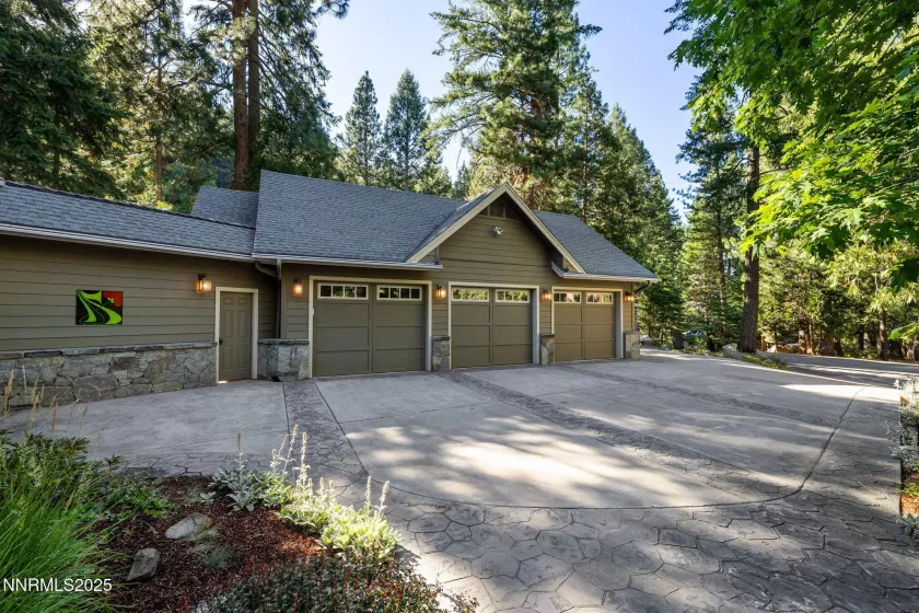 4 Yana, Graeagle, California 96103, 5 Bedrooms Bedrooms, ,4 BathroomsBathrooms,Residential,Residential,Yana,250054722