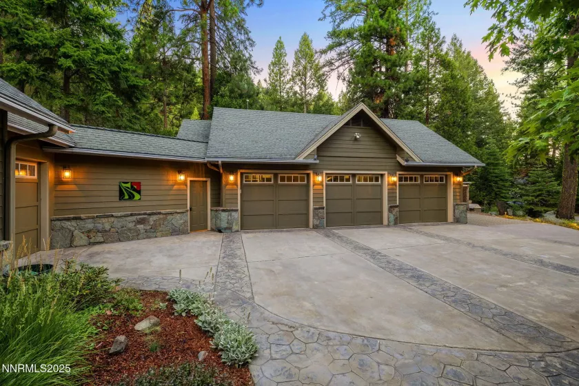 4 Yana, Graeagle, California 96103, 5 Bedrooms Bedrooms, ,4 BathroomsBathrooms,Residential,Residential,Yana,250054722