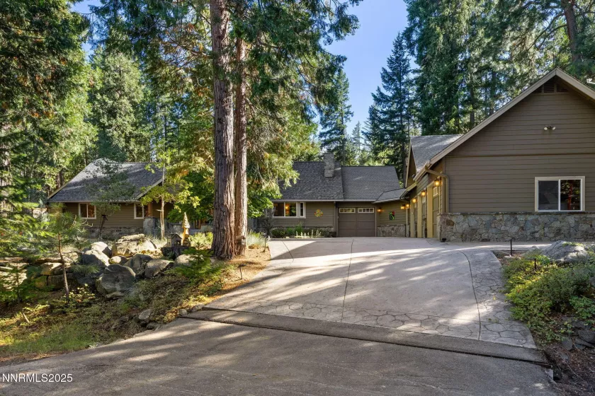 4 Yana, Graeagle, California 96103, 5 Bedrooms Bedrooms, ,4 BathroomsBathrooms,Residential,Residential,Yana,250054722