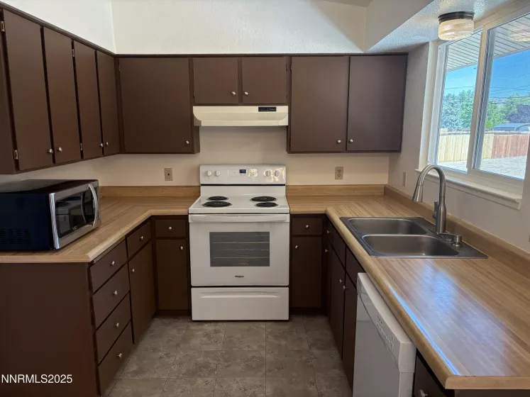 3865 Fulmar, Reno, Nevada 89508, 3 Bedrooms Bedrooms, ,2 BathroomsBathrooms,Residential,Residential,Fulmar,250054723