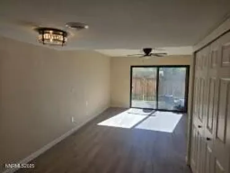 861 Nutmeg, Reno, Nevada 89502, 2 Bedrooms Bedrooms, ,2 BathroomsBathrooms,Residential,Residential,Nutmeg,250054724