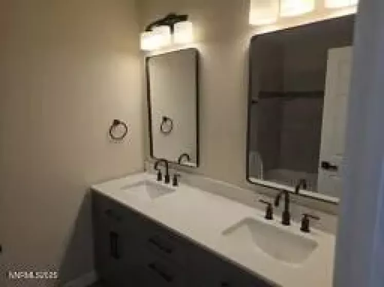861 Nutmeg, Reno, Nevada 89502, 2 Bedrooms Bedrooms, ,2 BathroomsBathrooms,Residential,Residential,Nutmeg,250054724