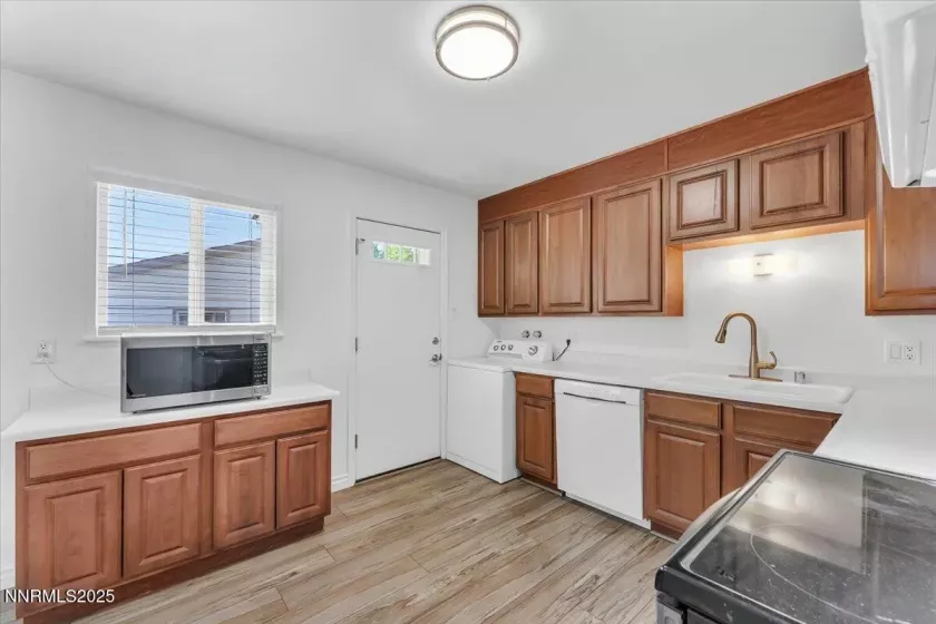 389 Galleron, Sparks, Nevada 89431, 3 Bedrooms Bedrooms, ,1 BathroomBathrooms,Residential,Residential,Galleron,250054734
