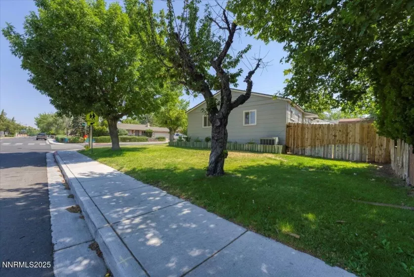 389 Galleron, Sparks, Nevada 89431, 3 Bedrooms Bedrooms, ,1 BathroomBathrooms,Residential,Residential,Galleron,250054734
