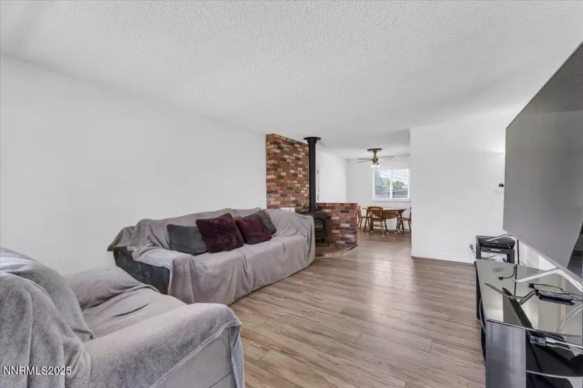389 Galleron, Sparks, Nevada 89431, 3 Bedrooms Bedrooms, ,1 BathroomBathrooms,Residential,Residential,Galleron,250054734
