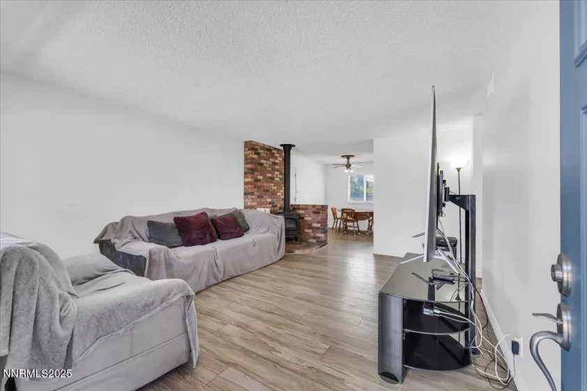 389 Galleron, Sparks, Nevada 89431, 3 Bedrooms Bedrooms, ,1 BathroomBathrooms,Residential,Residential,Galleron,250054734