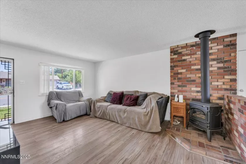 389 Galleron, Sparks, Nevada 89431, 3 Bedrooms Bedrooms, ,1 BathroomBathrooms,Residential,Residential,Galleron,250054734